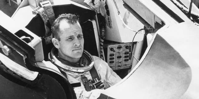 On this historic day, June 3, 1965, Ed White becomes the first American to walk in space: "Just wonderful" 2 nasa astronaut gemini