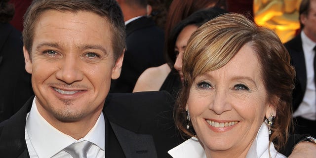 Jeremy Renner and his mother Valerie at an event