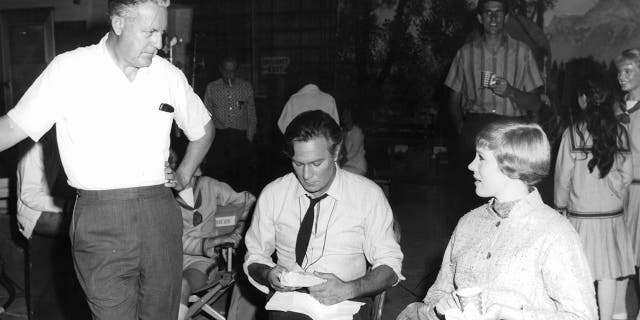 Robert Wise talks to Julie Andrews and Christopher Plummer behind the scenes