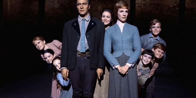 Julie Andrews and Christopher Plummer are flanked on all sides by their children