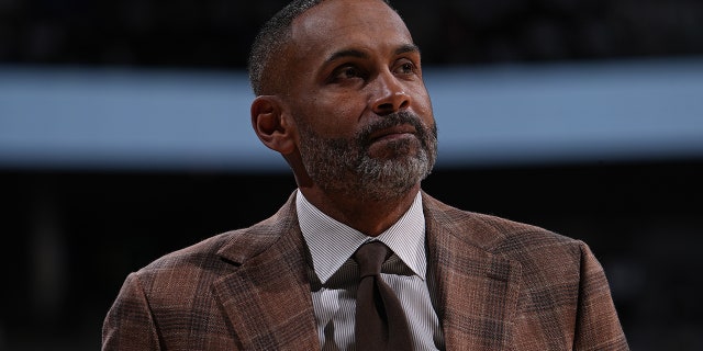 Basketball Hall of Famers Dwyane Wade, Grant Hill eyed as potential challengers to Sen. Rick Scott: report 2 Grant Hill covers the playoffs