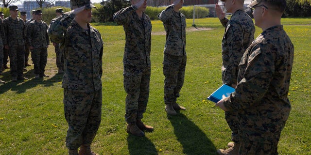 Marines spring into action, save man from certain death: 'Trained to do stuff like this' 2 Hero Marines