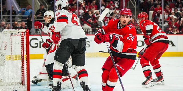 Seth Jarvis scores goal
