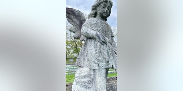 angel statue