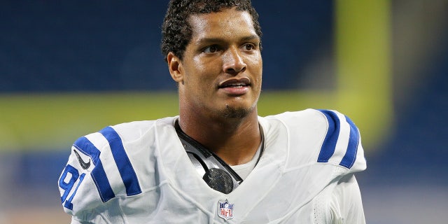 Isaac Rochell with the Lions