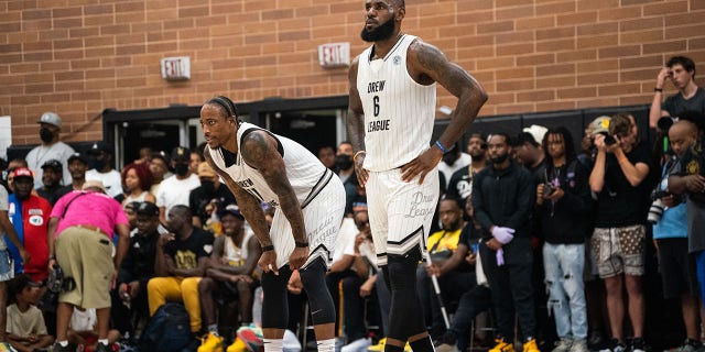 DeMar DeRozan and LeBron James on the basketball court