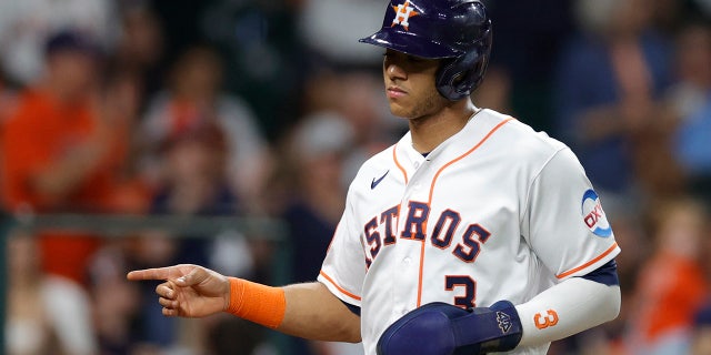Jeremy Pena scores in the third inning