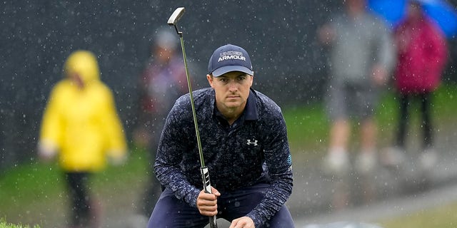 Jordan Spieth in the rain