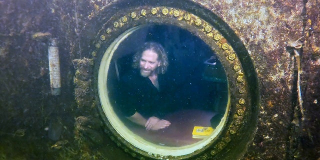 Joseph Dituri underwater