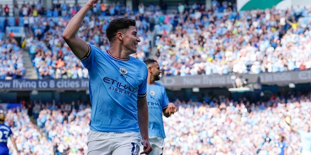 Julian Alvarez scores
