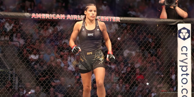 Julianna Peña prepares to fight
