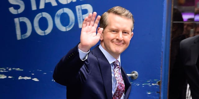 Ken Jennings waving