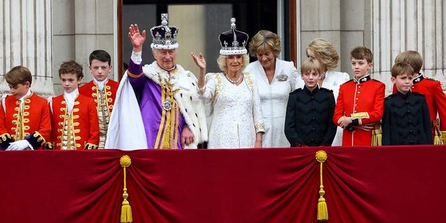 Members of the British royal family on the balcony of Buckingham Palace