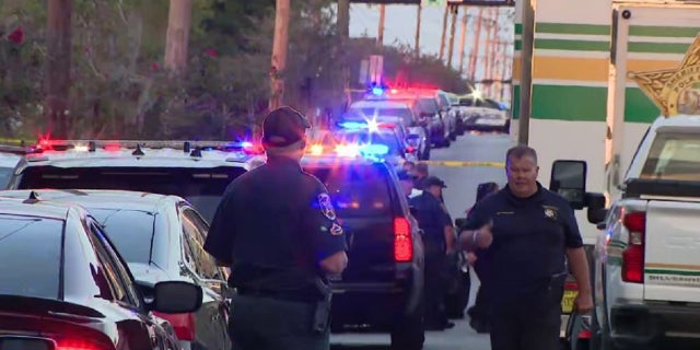 Florida teen shoots police officer