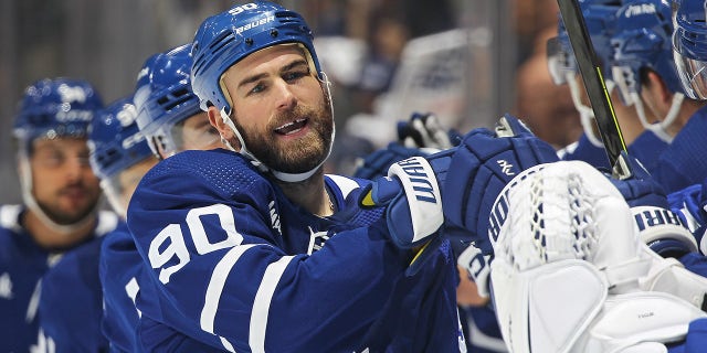 Ryan O'Reilly celebrates goal