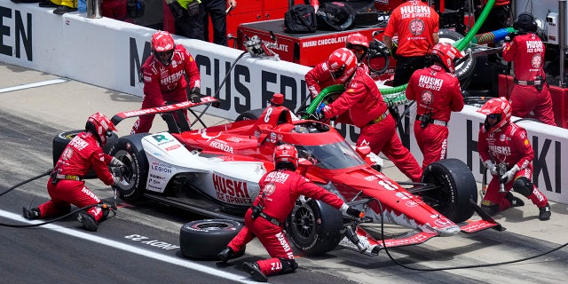 Marcus Ericcson in the pits