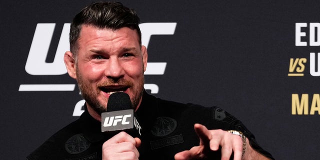 Michael Bisping points