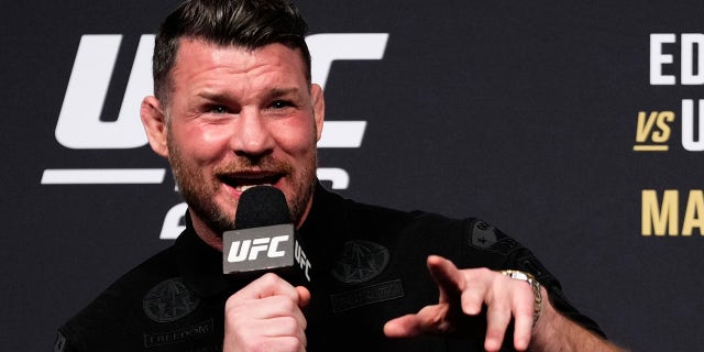 Michael Bisping points