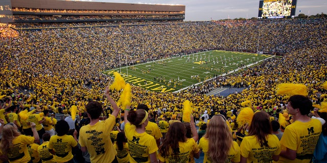 Michigan Stadium antes del comienzo de un juego