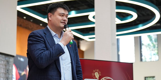 Yao Ming habla en el Día de los Medios de la Asociación de Baloncesto de China