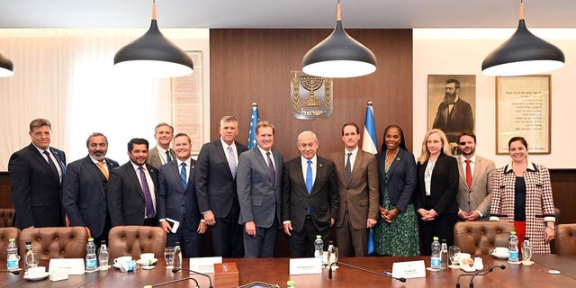 Netanyahu with members of Congress