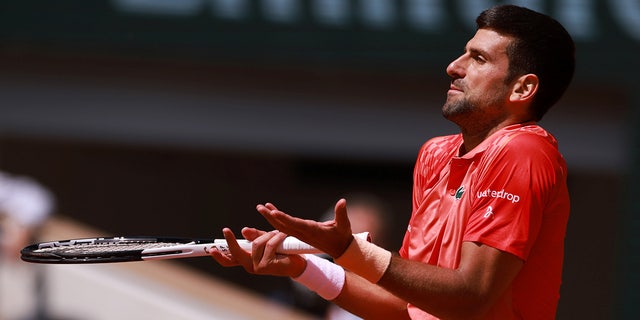 Novak Djokovic reacciona durante un partido
