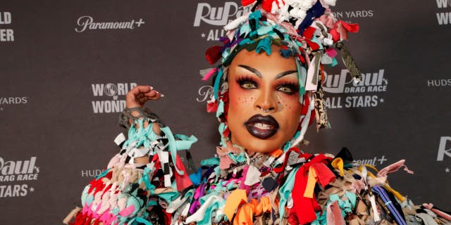 drag performer Yvie Oddly