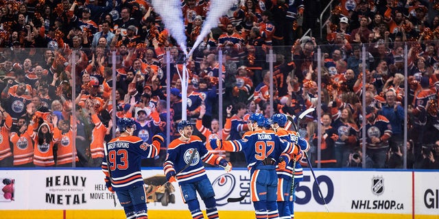 Oilers celebrate in Edmonton