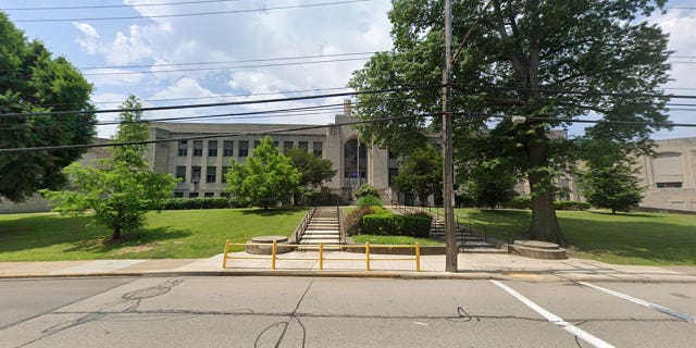 Streetview of the Oliver Citywide Academy.