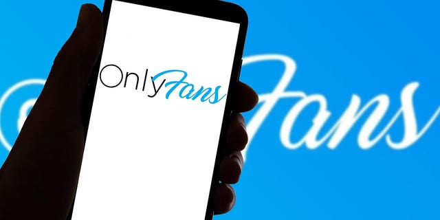 OnlyFans photo illustration