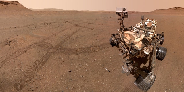 Der Marsrover Perseverance der NASA hat ein Selfie gemacht