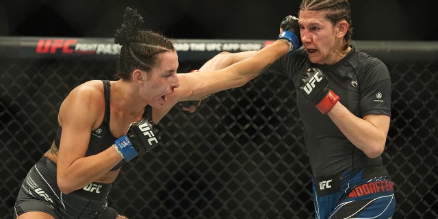 Roxanne Modafferi vs Casey O'Neill