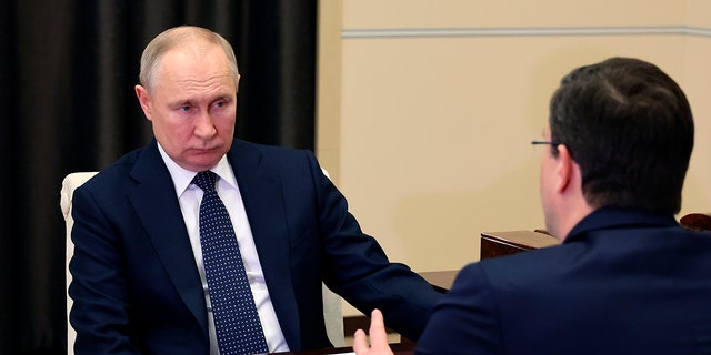 El presidente ruso Vladimir Putin participa en la reunión del miércoles