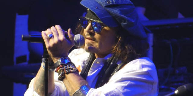 Johnny Depp honors Jeff Beck at tribute concert after controversial Cannes appearance 2 Johnny Depp performances