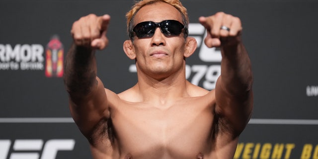 Tony Ferguson en el pesaje