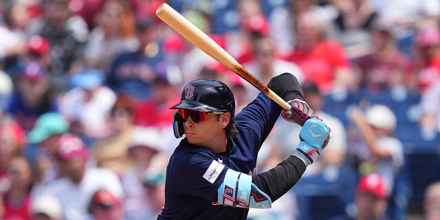 Triston Casas swings