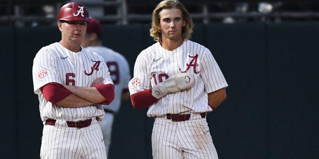 El entrenador de Alabama, Brad Bohannon.