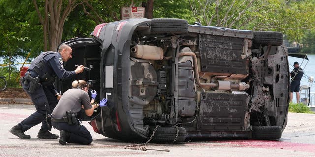 Austin police pull car from lake