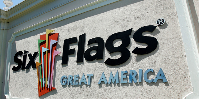 Six Flags entrance