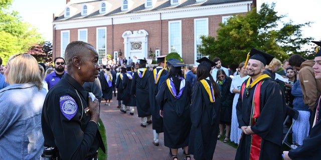 Val commencement