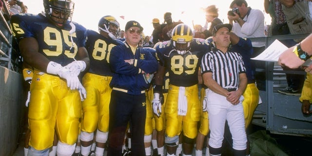 Bo Schembechler lidera la carga