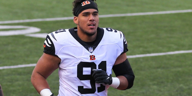 Amani Bledsoe running off field