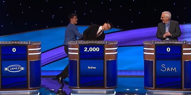 James Holzhauer teeskleb, et lööb Andrew He oma meistrivööga