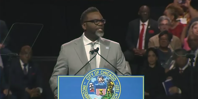 Chicago's new Mayor Brandon Johnson delivers speech