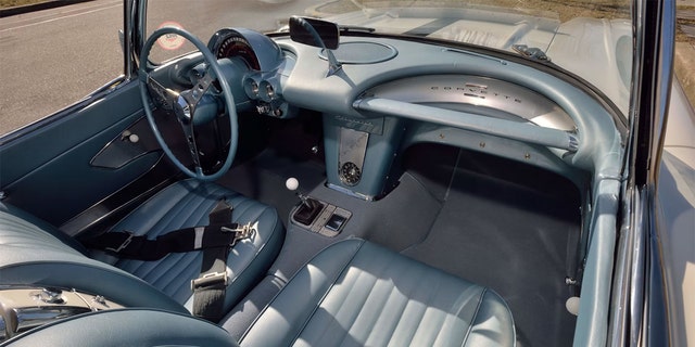 camoradi corvette interior