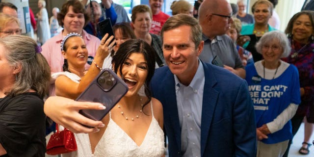 Andy Beshear meets with Kentucky supporters