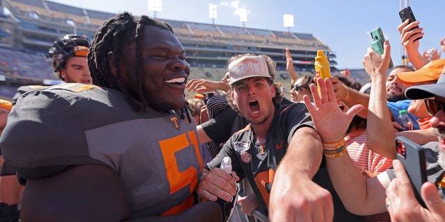 Elijah Simmons with fans