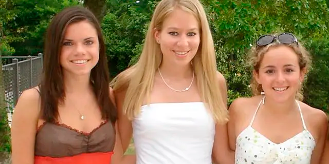 Natalee Holloway and friends smile