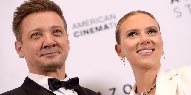 Jeremy Renner Scarlett Johansson red carpet