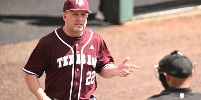 Jim Schlossnagle with umpire